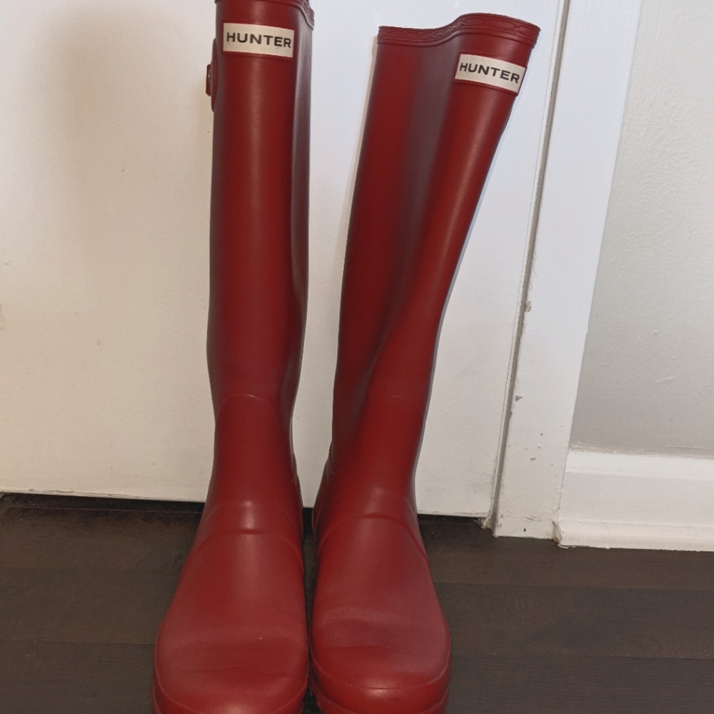 Hunter rain boots, tall, matte red